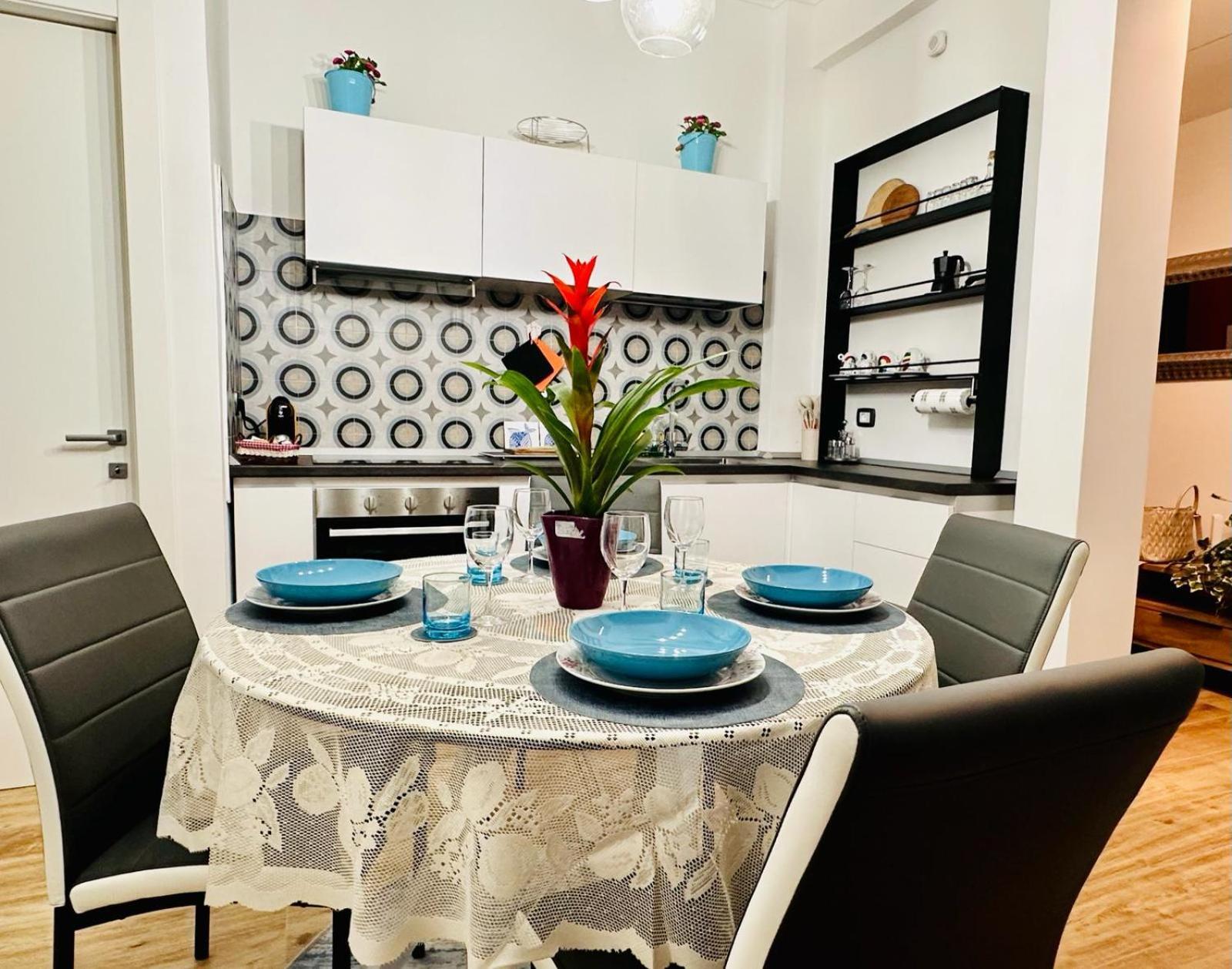 Апартаменты Lombardo'S Family - Free Private Parking 700M From The Station! Специя Экстерьер фото